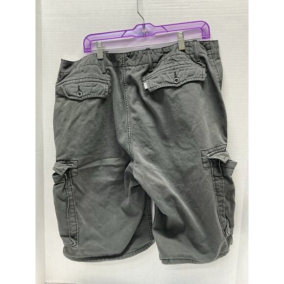 Levi‎ Strauss Men's White Tab Cargo Shorts Dark Gray Flat Front, Size 36 - Picture 2 of 10